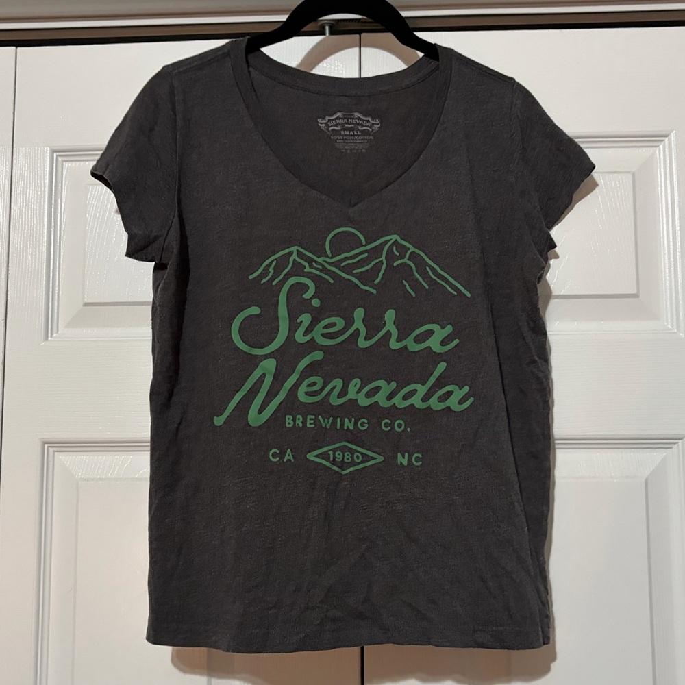 Sierra Nevada Women's Gray and Green V-Neck Top